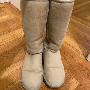 UGG classic tall 9 beige- nearly new